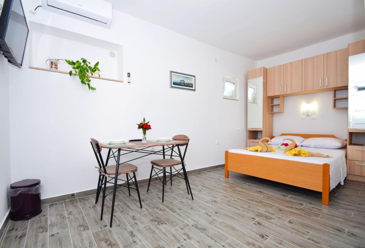 Holiday Home Zeljko,Marija & Jakov Starigrad Paklenica Buitenkant foto
