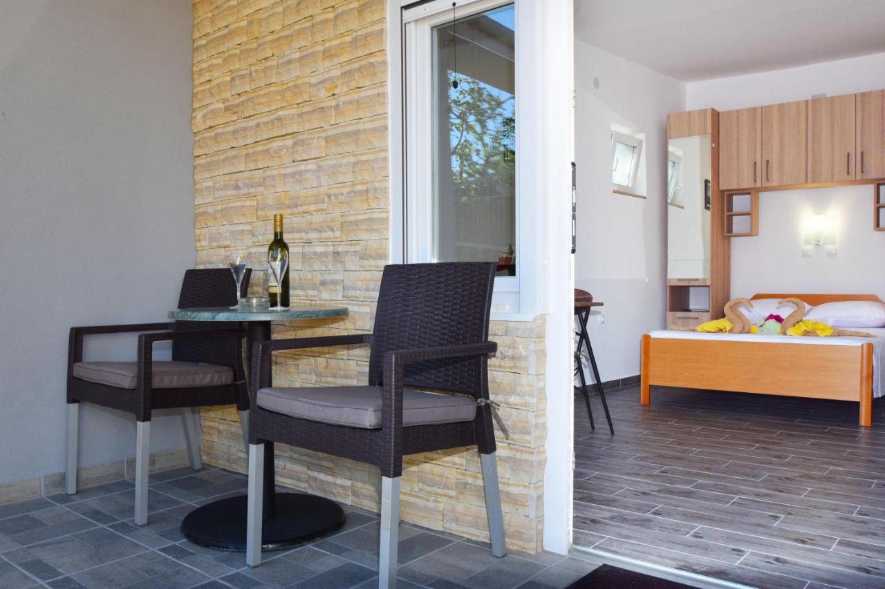 Holiday Home Zeljko,Marija & Jakov Starigrad Paklenica Buitenkant foto