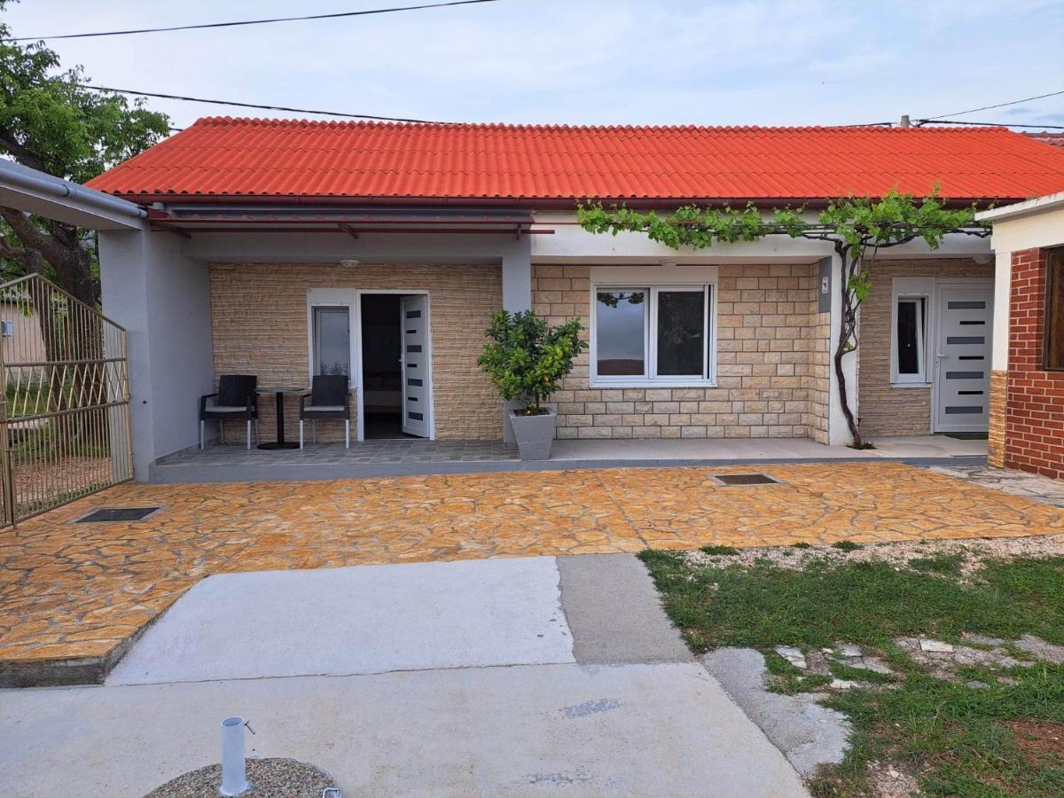 Holiday Home Zeljko,Marija & Jakov Starigrad Paklenica Buitenkant foto